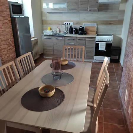 Bonus Apartman Еґер Екстер'єр фото